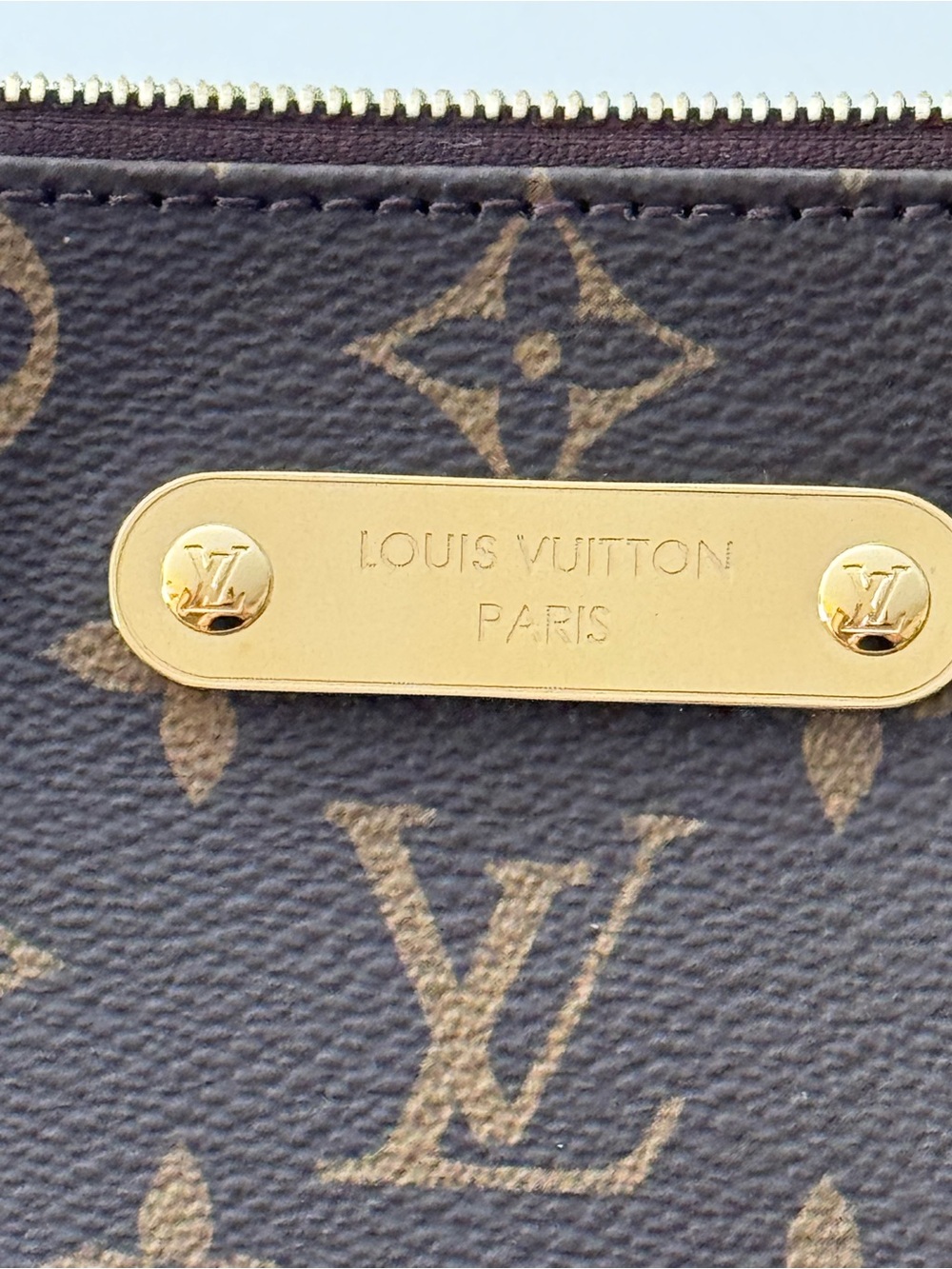 Louis Vuitton Pochette Eva M13567 *NWT* - Picture 14 of 15